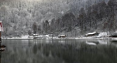 Karla buluşan doğadan kartpostallık manzaralar