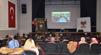 Kars'ta öğretmenler "Gençlik Sizin Eseriniz'' Projesi anlatıldı