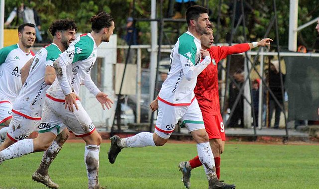 Karşıyaka'nın golcüsü deplasmanda atıyor