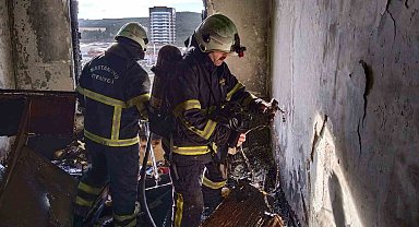 Kastamonu'da 10 katlı apartmanda çıkan yangın paniğe sebep oldu
