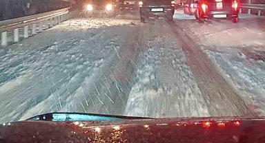 Kastamonu'da yoğun kar yağışı: Onlarca araç yolda kaldı
