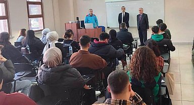 Kaymakam Okumuş, Domaniç Hayme Ana MYO öğrencilerine sosyal politika uygulamalarını anlattı