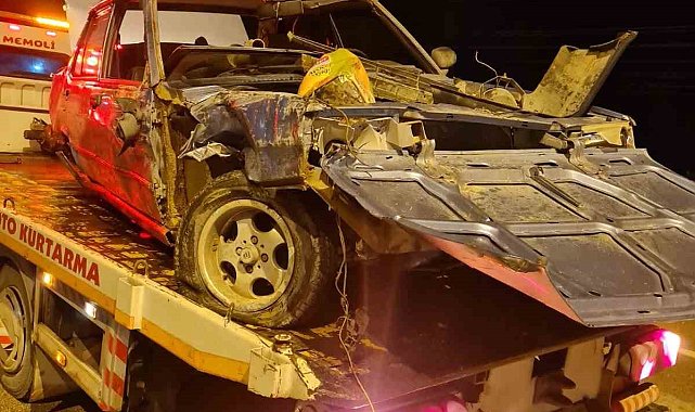Kaza sonrası hurdaya dönen aracını olay yerinde bırakıp kaçtı