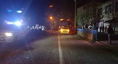 Kazada ağır yaralanan yaşlı kadın hayatını kaybetti