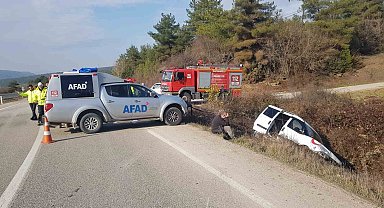 Kazada yaralanmasına rağmen annesinin cenazesi başında saatlerce bekledi
