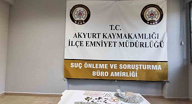 Kendilerini MİT mensubu olarak tanıtarak 400 bin TL dolandırdılar: 2 tutuklama