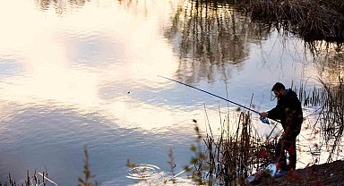 Kışın eşsiz manzaraları Kösrelik Göleti Mesire Alanı'nda