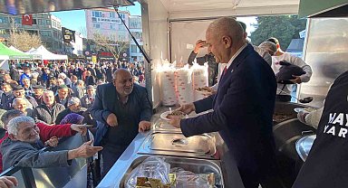 Kocaeli'de şehitler için mevlit okutuldu, yemek dağıtıldı
