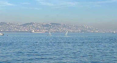 Kocaeli'de tersanede korku dolu anlar: Yüzer havuz battı