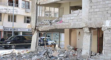 Kolonları parçalanan ve ayakta güçlükle duran binanın 'hasarsız' olduğu gerekçesiyle mahkemeye verilmesi hayrete düşürdü