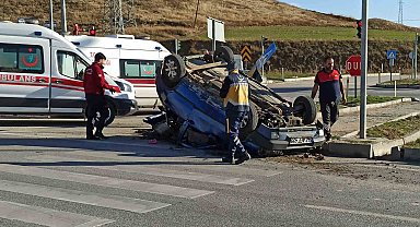 Kontrolden çıkan otomobil devrildi: 3 yaralı