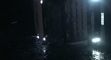Kontrolden çıkan tır devrildi: 1 yaralı