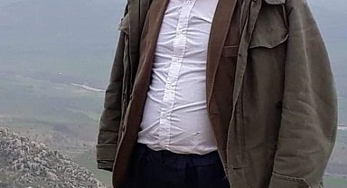 Köy muhtarı ahırda ölü bulundu