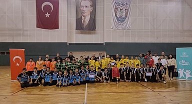 Köyceğizli sporcular küçük erkekler hentbol il birincisi oldu