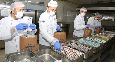 Küçükçekmece Belediyesi ilkokul öğrencilerine beslenme desteği verecek