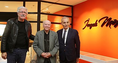 Küçükçekmece'de "İmzalı Kitaplar Müzesi Sohbetleri"nin konuğu yazar Adnan Özyalçıner oldu