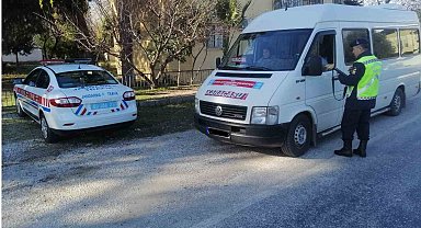 Kurallara uymayan sürücüler, ceza yemekten kaçamadı