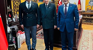 Kütahya Belediye Başkanı Alim Işık, aday adaylığı başvurusunu yaptı