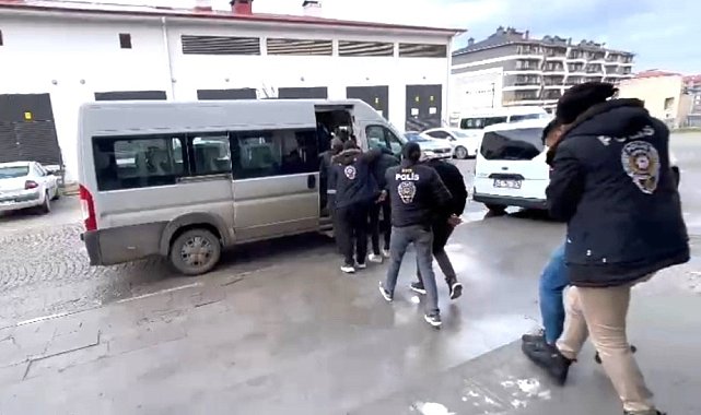 Kütahya ve Mersin'de eş zamanlı dolandırıcılık operasyonu: 5 şahıs tutuklandı