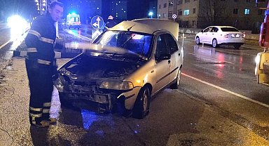 Kütahya'da iki otomobil çarpıştı: 2 yaralı