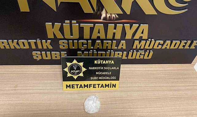 Kütahya'da kiraladığı araçta uyuşturucu bulunan sürücü tutuklandı
