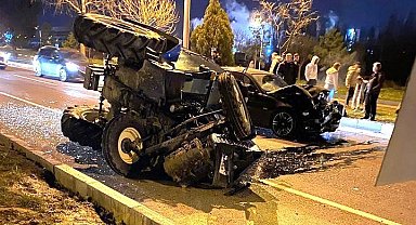 Kütahya'da otomobil ile traktör çarpıştı: 3 yaralı
