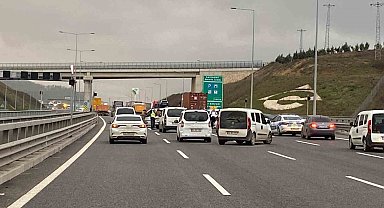 Kuzey Marmara Otoyolu'nda bir kişi tır şoförünü rehin aldı, ikna çabaları sürüyor