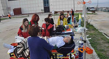 Lapseki Devlet Hastanesinde deprem ve yangın tatbikatı