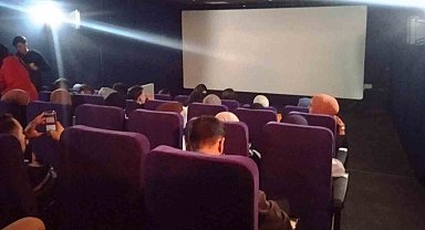 Lise öğrencileri "Aybüke: Öğretmen Oldum Ben" isimli filmi izledi