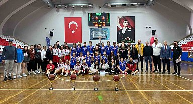 Liseler arası basketbol karşılaşmaları sona erdi