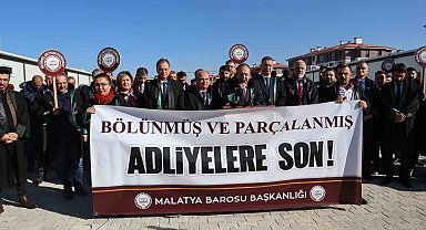 Malatya'da avukatlardan 'adliye binası' eylemi