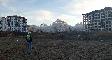 Malatya'da patlayıcı ile yıkımlara ara verildi