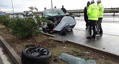 Manavgat-Alanya Karayolunda feci kaza ucuz atlatıldı: 3 yaralı
