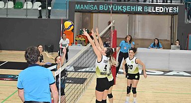 Manisa BBSK Sultanları set vermedi