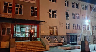 Manisa Emniyetinden okul bahçelerine gece kontrolü