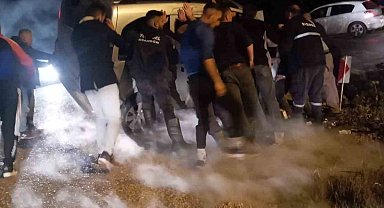 Manisa'da iki otomobil kafa kafaya çarpıştı: 7 yaralı