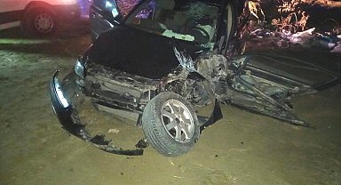 Manisa'da yolcu minibüsü ile otomobil çarpıştı: 5 yaralı