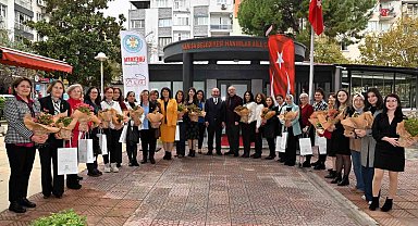 Manisalı kadın muhtarlara kutlama