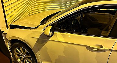 Mardin'de aracın dükkana daldığı kazanın görüntüleri ortaya çıktı