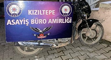 Mardin'de çalıntı motosikletle yakalanan 2 kişi gözaltına alındı