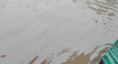 Mardin'de yağış nedeniyle marketleri su bastı