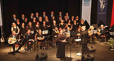 Marmaris'te Atatürk'ün sevdiği şarkılar seslendirildi