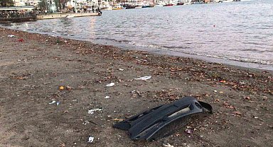 Marmaris'te etkili olan sağanağın ardından sahil çöple doldu