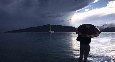 Marmaris'te sağanak yağışlı hava etkisini sürdürüyor
