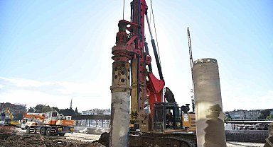 Menemen'de battı-çıktı projesi sürüyor: 250 fore kazık çakıldı