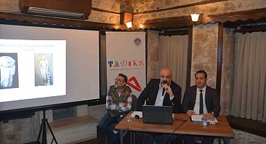 Mersin'de 'Tarsus Arkeolojisi ve Geleceği' paneli düzenledi