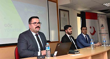 Mersin'de 'Türkiye'de göç yönetimi ve göç idareleri' toplantısı düzenlendi