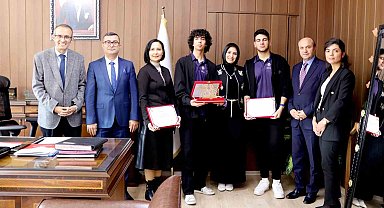 Mersinli öğrenciler TÜBİTAK yarışmasından birincilikle döndü