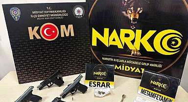 Midyat polisi 5 adet ruhsatsız tabanca ve paketler halinde uyuşturucu ele geçirdi