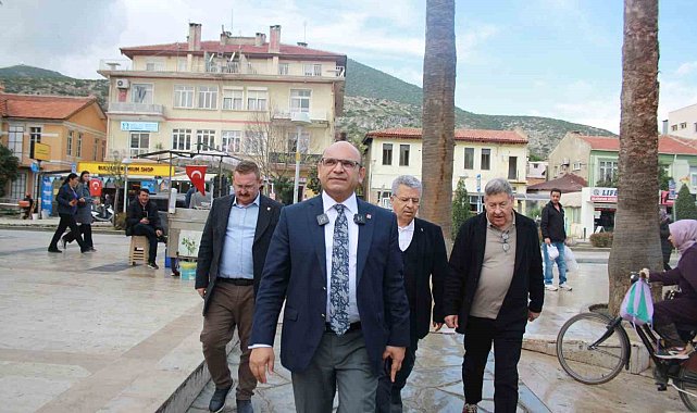 Milas Beleiye Başkan aday adayı Dr. Günlük, Milas Belediyesi çalışanları ve esnafla buluştu